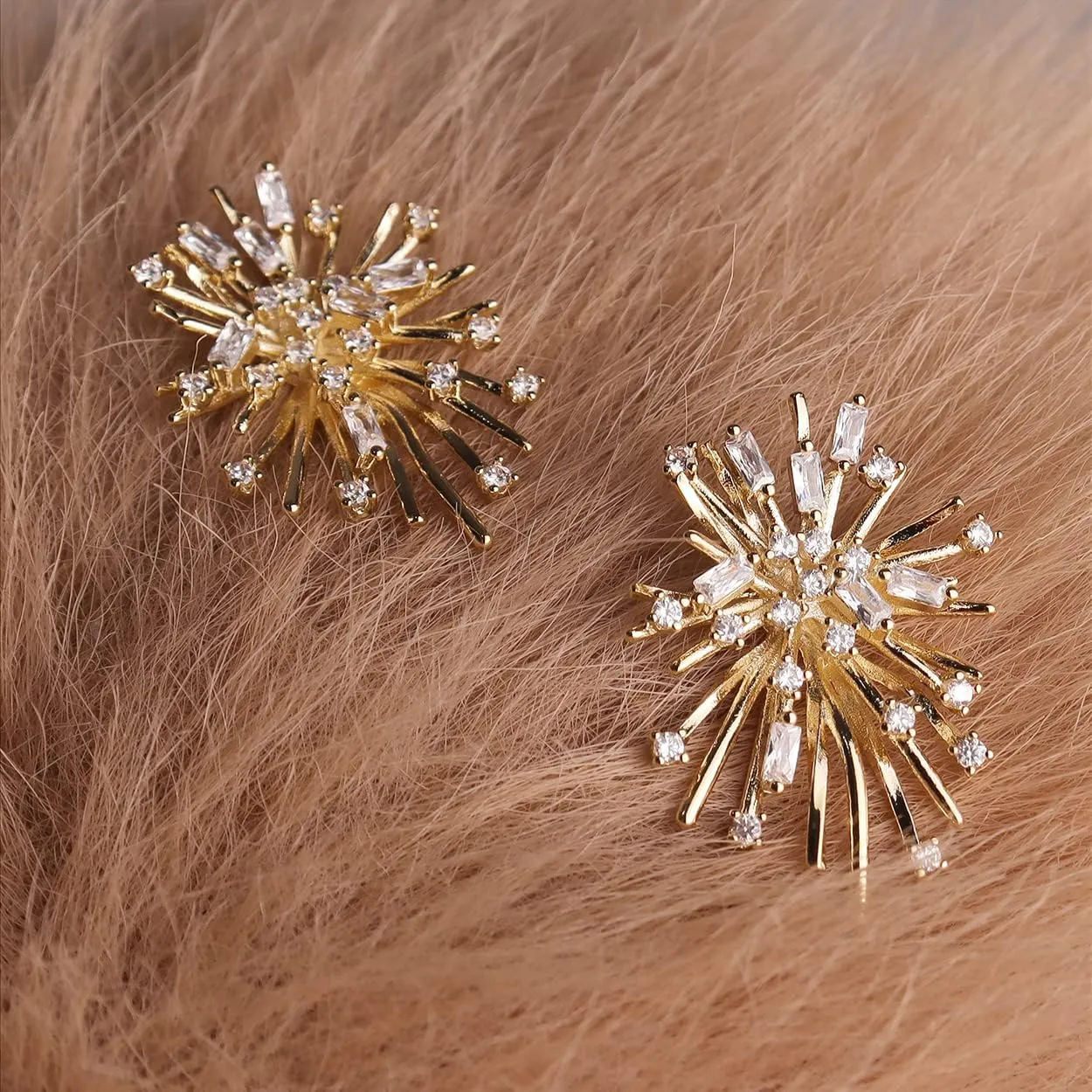 Sonateomber Large Gold Stud Earrings for Women, Statement Chunky Pearl Crystal Cubic Zirconia Wedding Bridal Prom Hypoallergenic Fashion Jewelry Gift