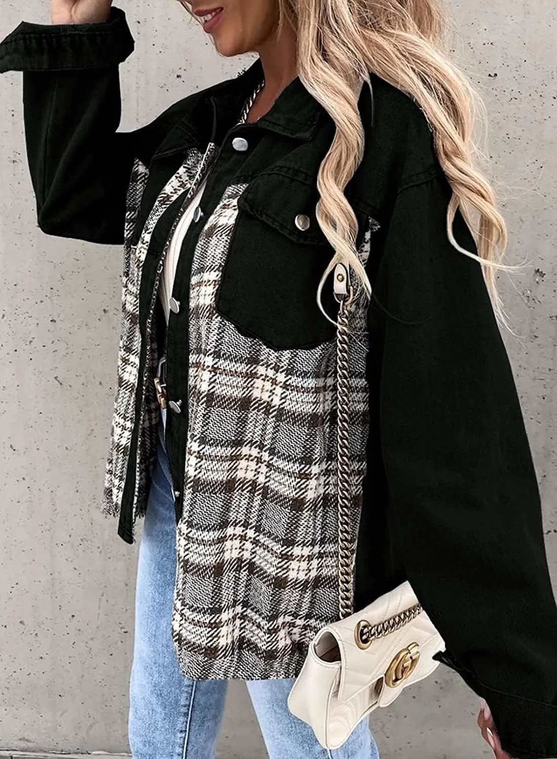 Women Jean Jacket Denim Plaid Shackets Button Down Shirt Jackets Oversized Pocketed Coat 2024 Fall Fashion Outfits