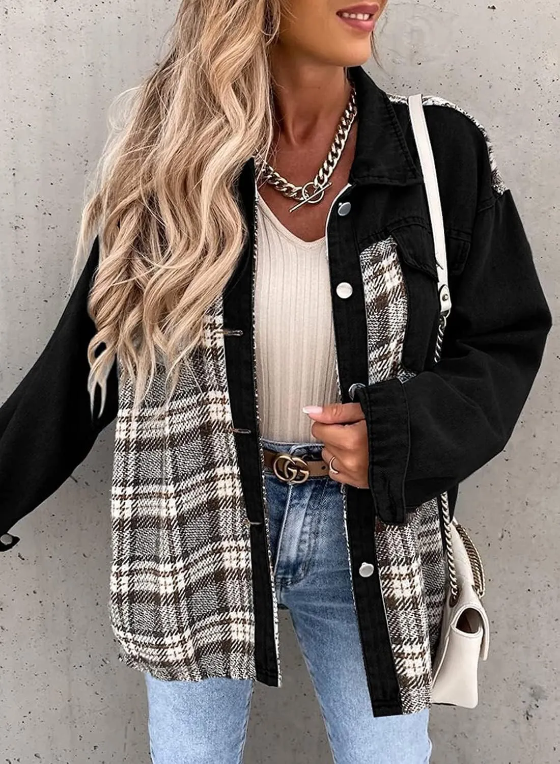 Women Jean Jacket Denim Plaid Shackets Button Down Shirt Jackets Oversized Pocketed Coat 2024 Fall Fashion Outfits